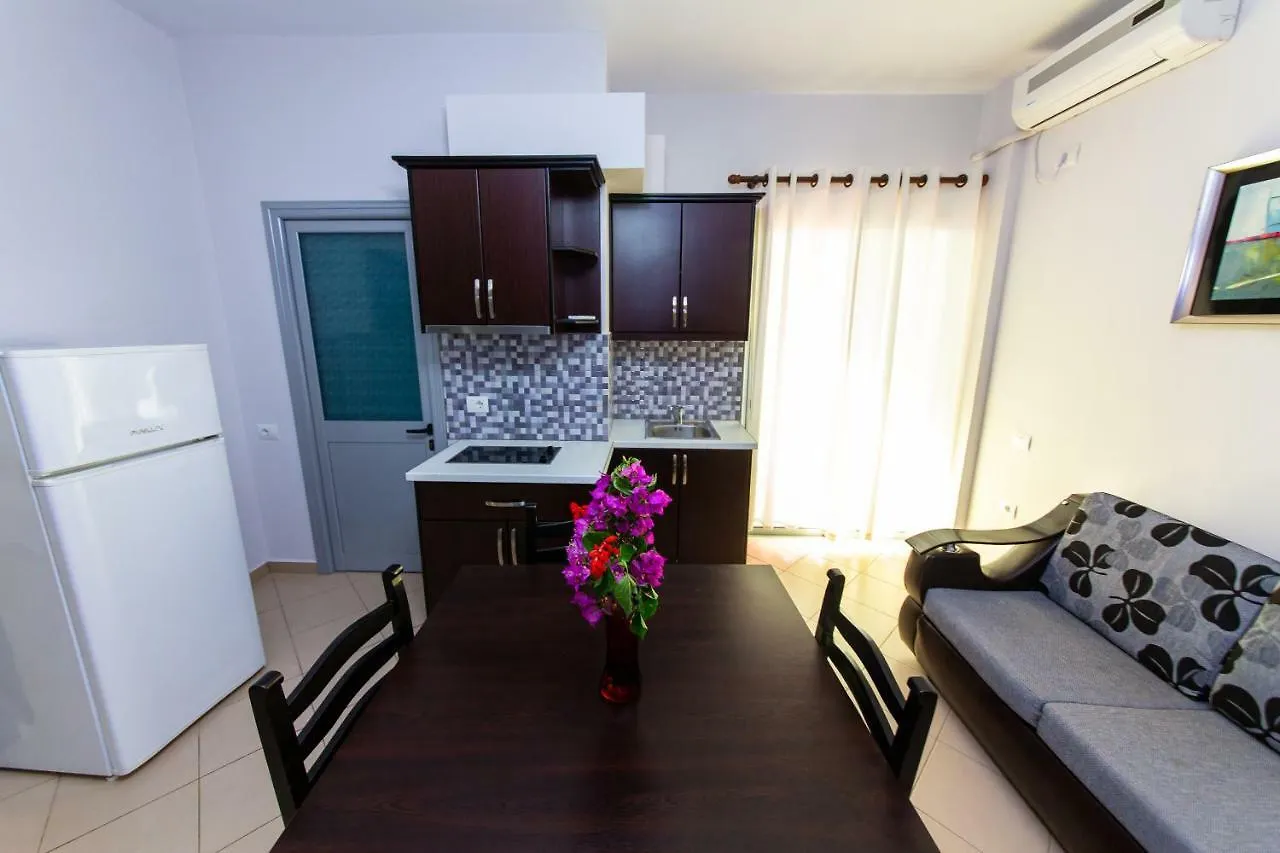 Hotel Villa Qendra Ksamil 3*,