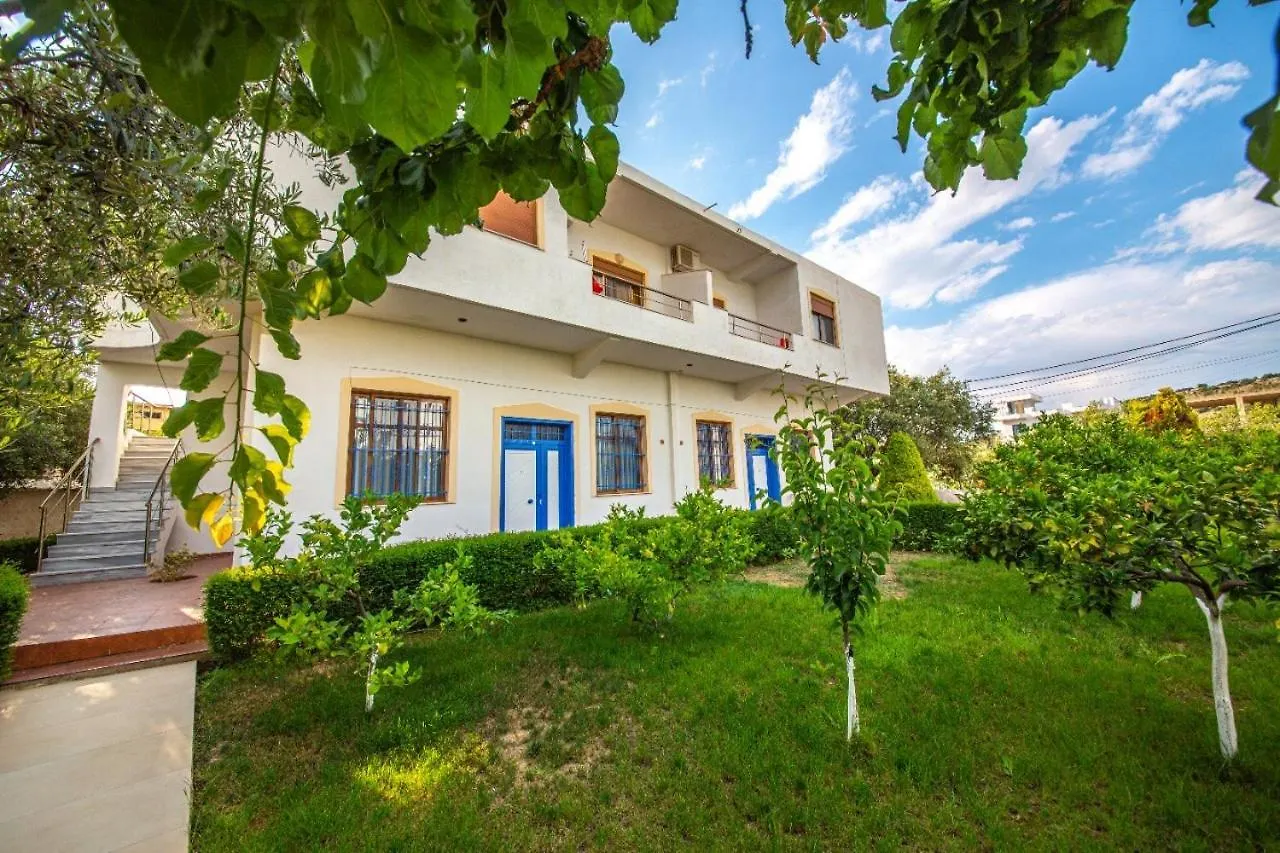 Hotel Villa Qendra Εξαμίλιο 3*,  Αλβανία
