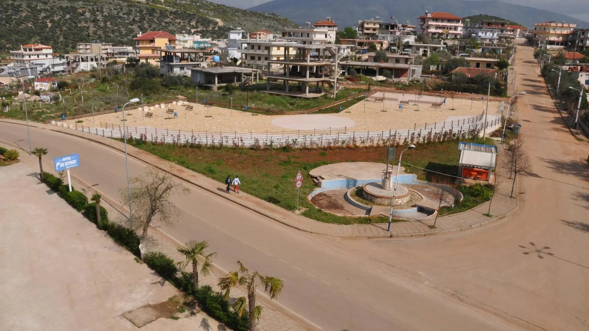 Hotel Villa Qendra Εξαμίλιο 3*,