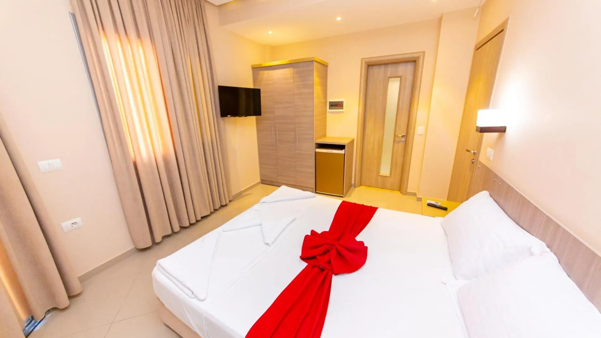Hotel Villa Qendra Εξαμίλιο 3*,  Αλβανία