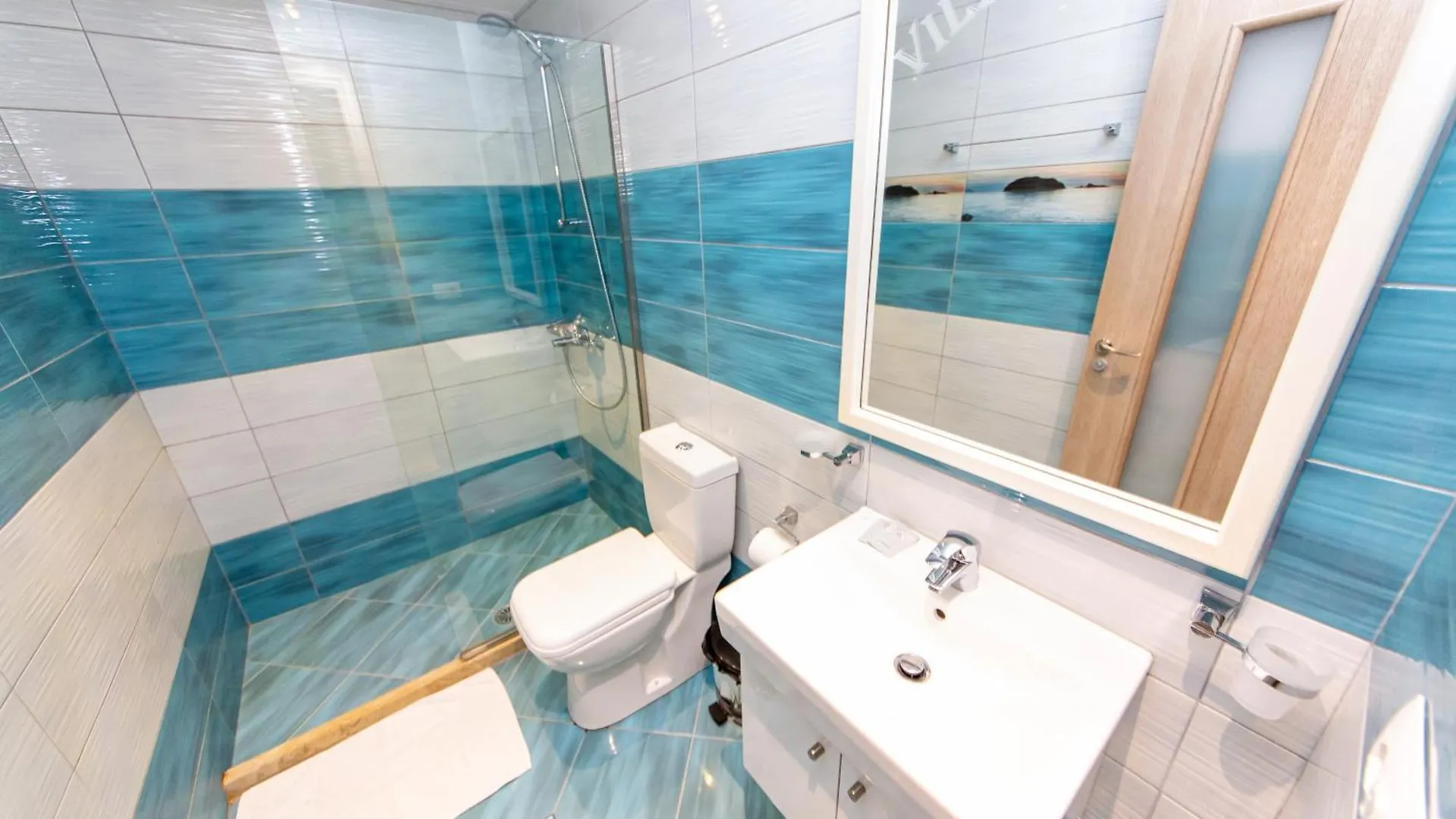 Hotel Villa Qendra Εξαμίλιο