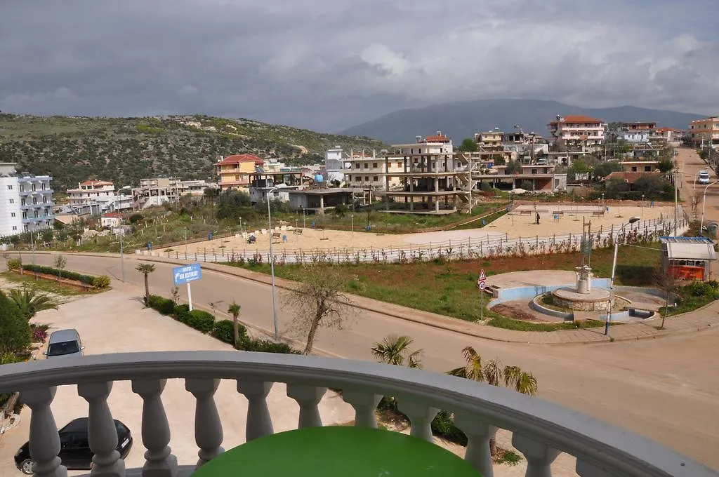 Hotel Villa Qendra Εξαμίλιο