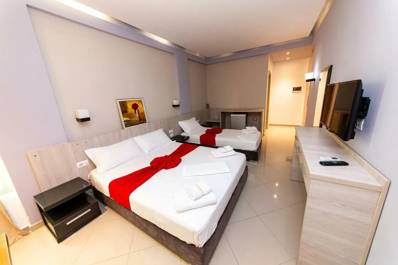 Hotel Villa Qendra Εξαμίλιο